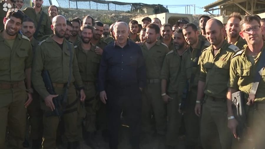 Netanyahu with the fighters