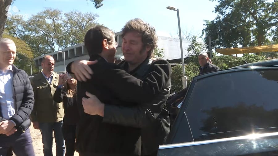 Herzog and Milei touring Nir Oz.
