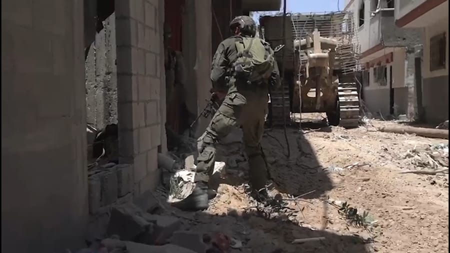 IDF forces fighting house to house in Gaza Strip.