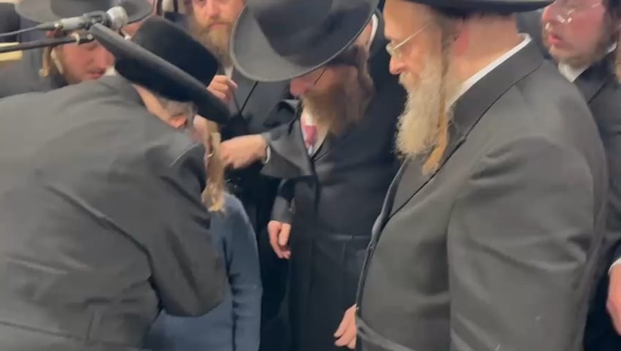 Little brother tears kriah
