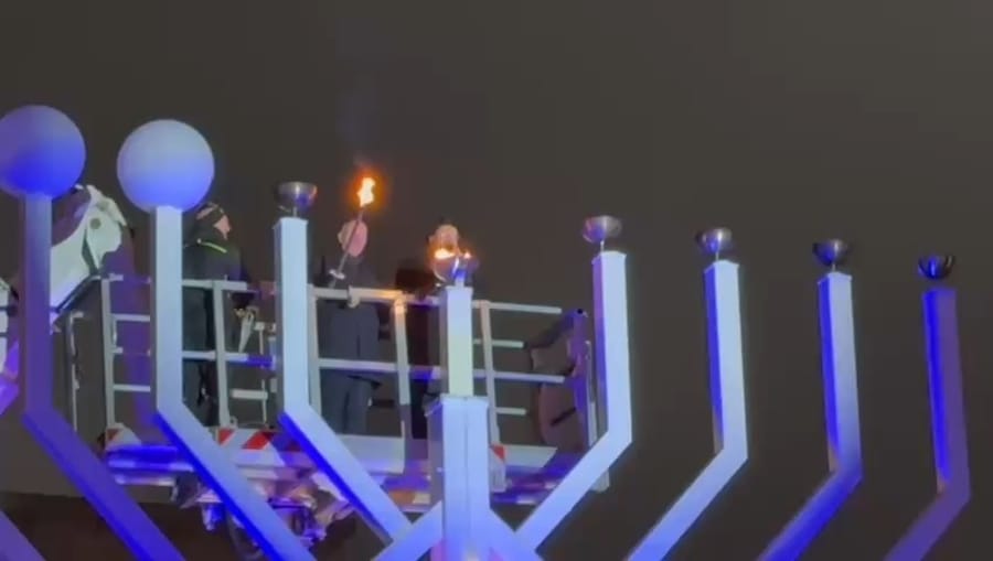 Berlin's Jewish community light the Hanukkah