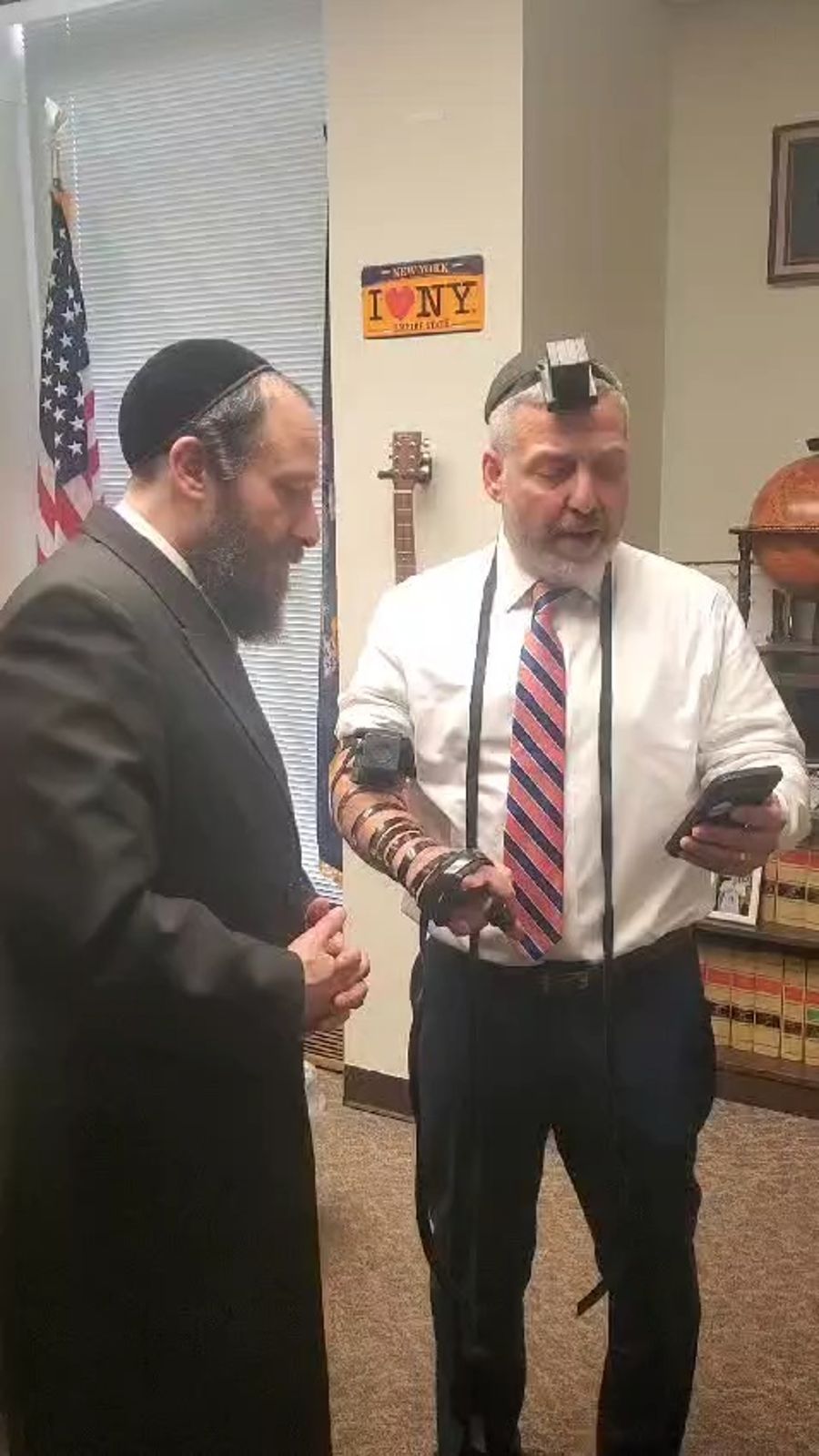 A shared moment of bipartisanship and Judaism.