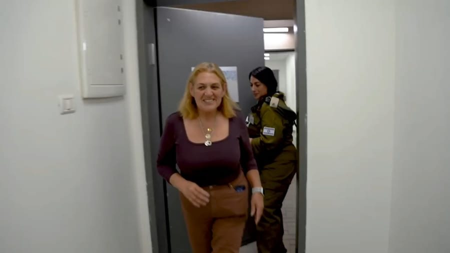 Doron Steinbrecher's mother finally seeing her daughter after 471 days apart