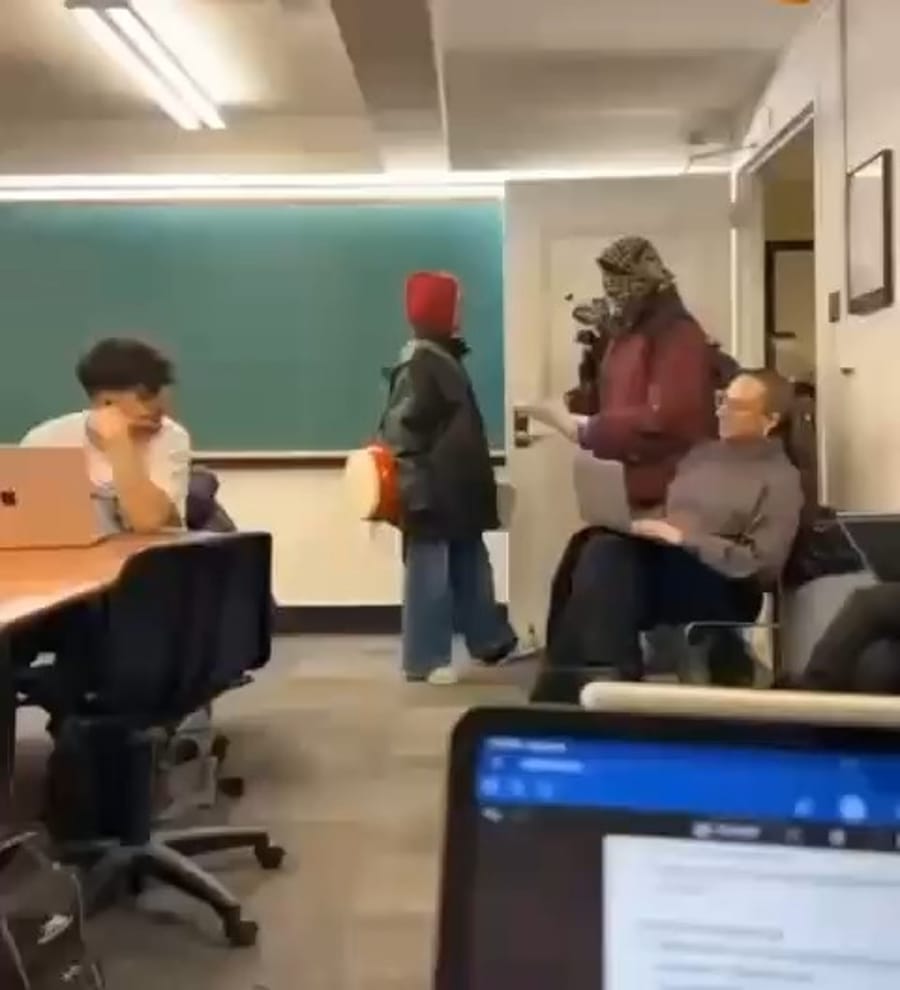 Columbia: Protesters harass Jewish students