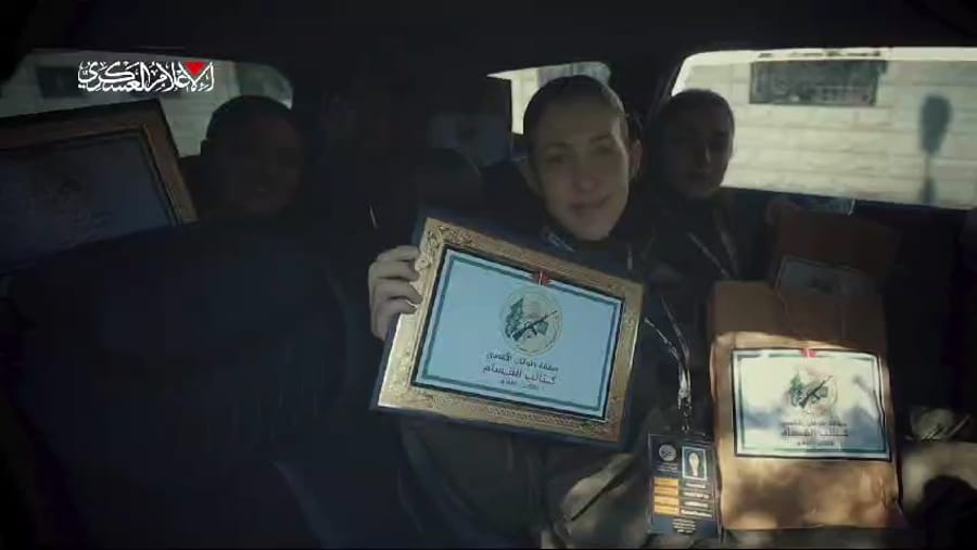 Hamas gives hostages 'certificates of achievement' 