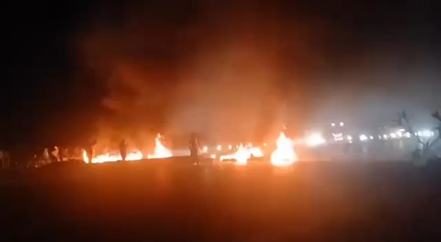Firest blocking road to Beirut airport