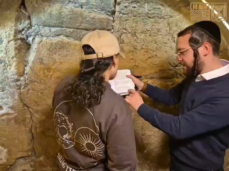 Emily Damari visiting the Western Wall