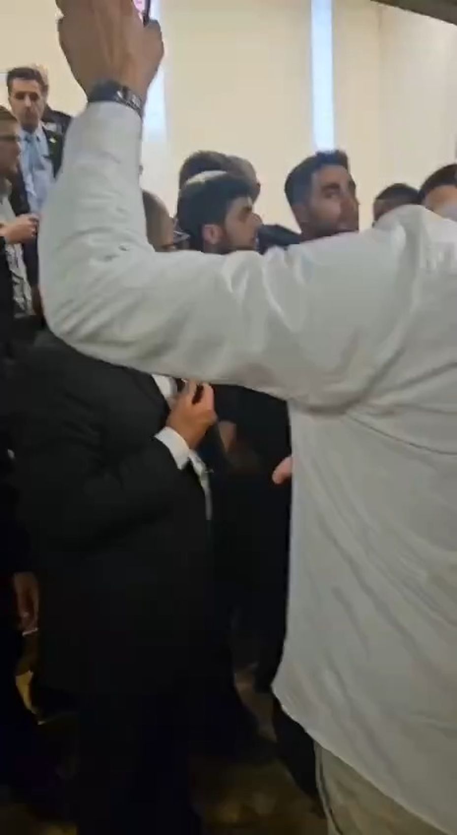 Israelis say Kaddish outside the Knesset Plenum
