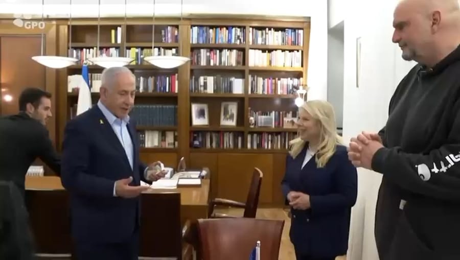Benjamin Netanyahu presenting Senator Fetterman with the gift