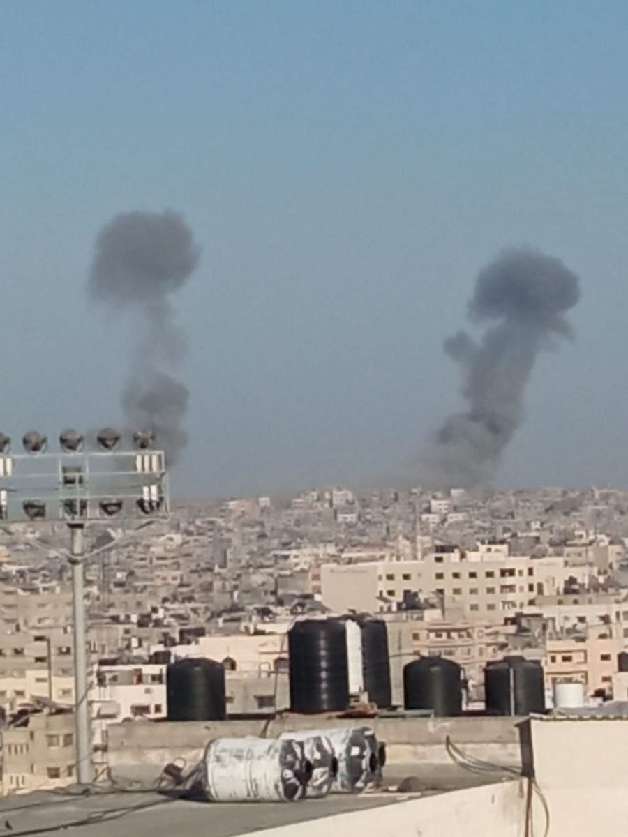 The Palestinians report intensive strikes in the area of the Daraj and Tuffah neighborhoods in Gaza City 