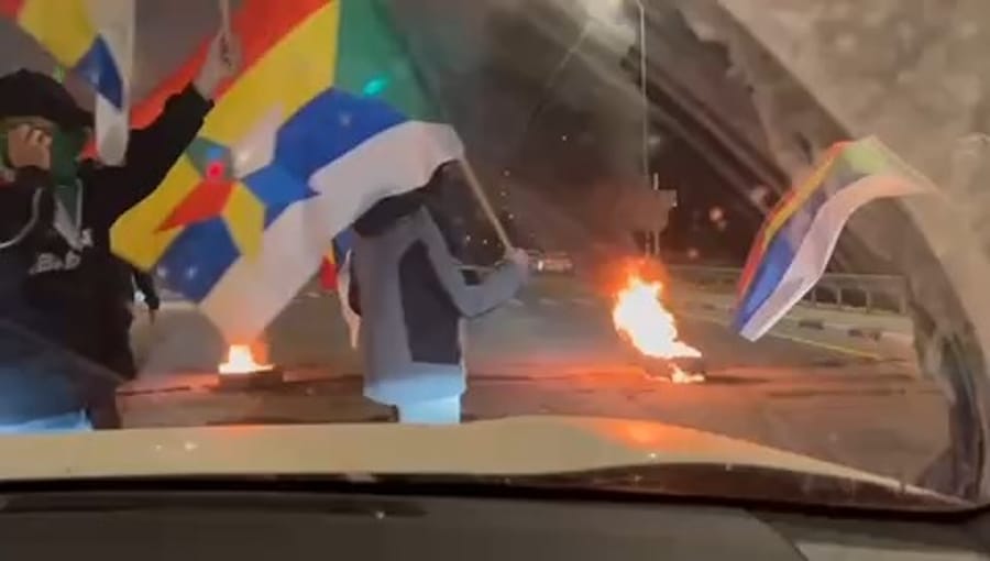 Druze protesting.
