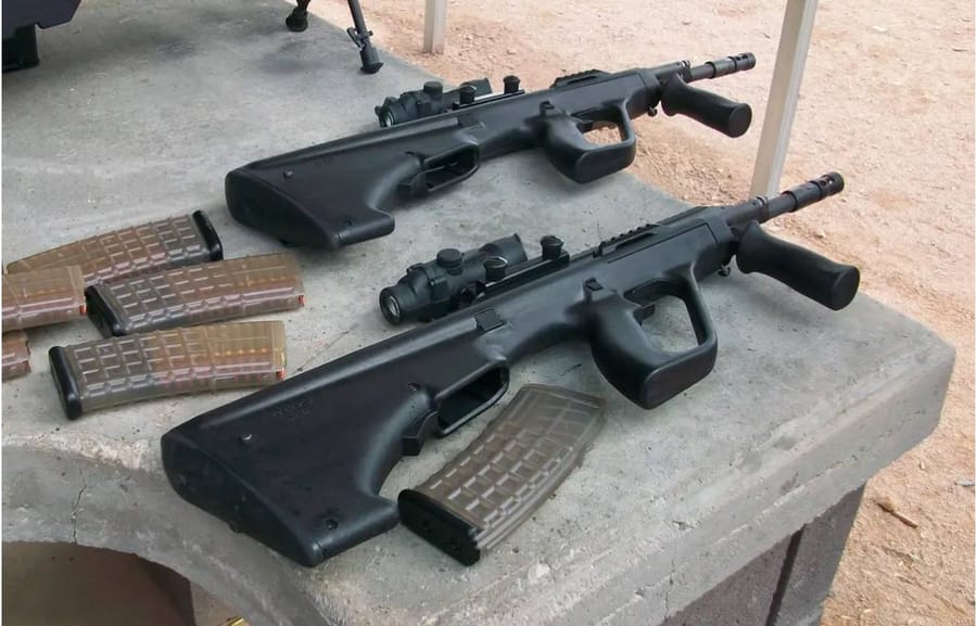 Hamas-Affiliated Sources Claim Gun Used During Edan Alexander’s Handover Was an Austrian-Made Steyr AUG Taken from Israel on October 7