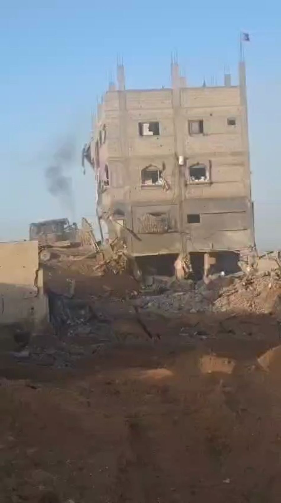 Rabbi Zerbiv destroyes a terrorist building in Gaza