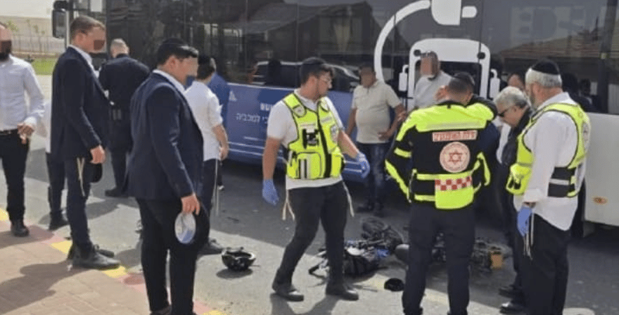 Electric Cyclist Critically Hurt in Beersheva Bus Crash