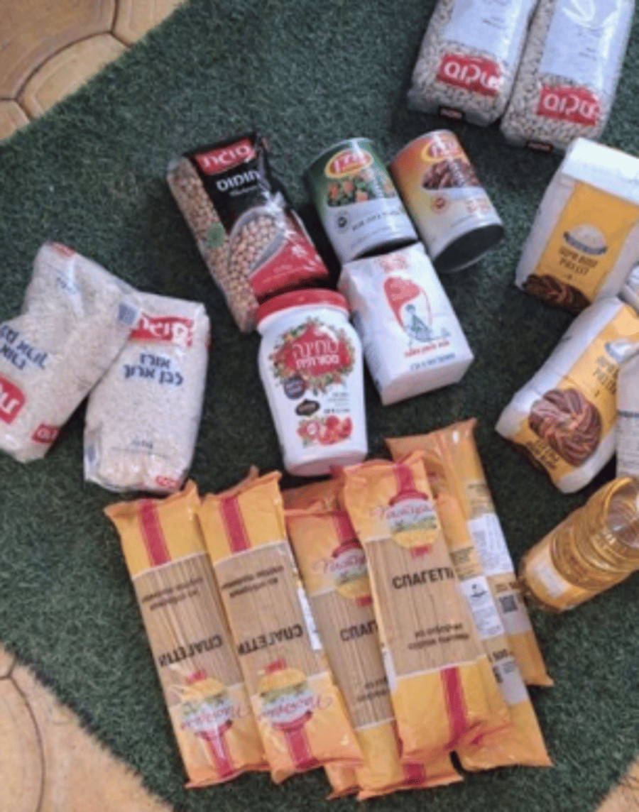Gazans Flock to New Rafah Aid Centers for Food Parcels