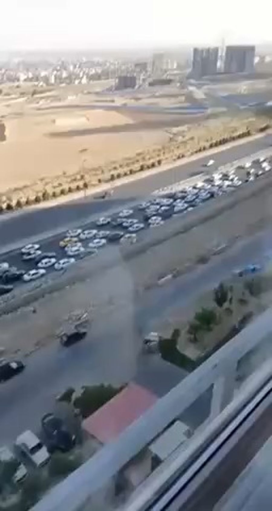 Crazy footage of people fleeing Iran, July 15, 2025