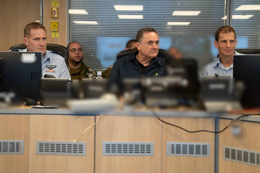 Defense Minister and IAF Chief Oversee Tehran Strike Planning