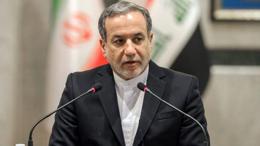 Iran’s FM Araghchi Denies Leaving for Negotiations in Oman