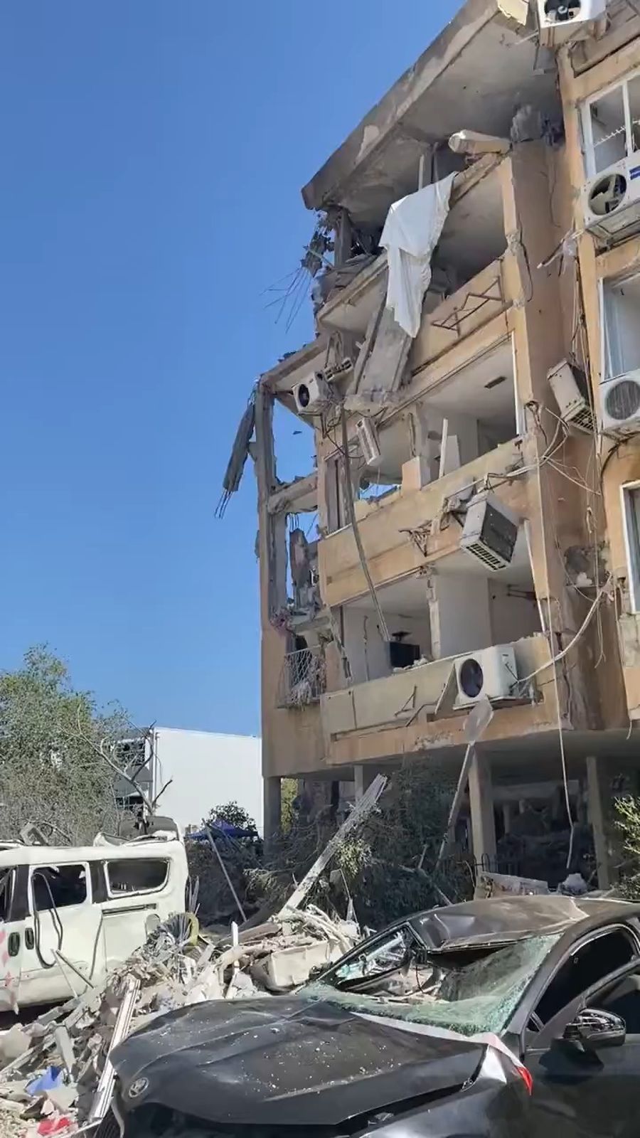 Iranian missile scores direct hit on Holon building, June 19 2025