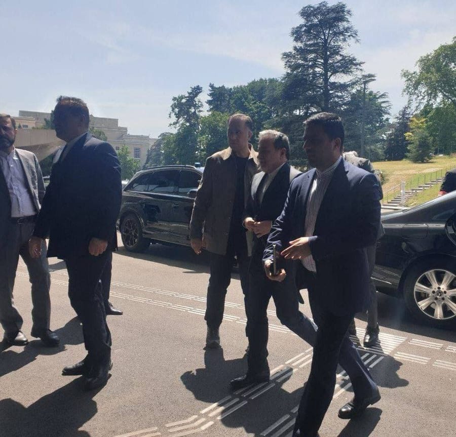 Breaking: Iranian FM Araghchi Arrives in Geneva for Nuclear Talks