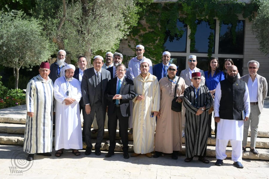 Herzog to Muslim Delegation: “Peace Is Possible”