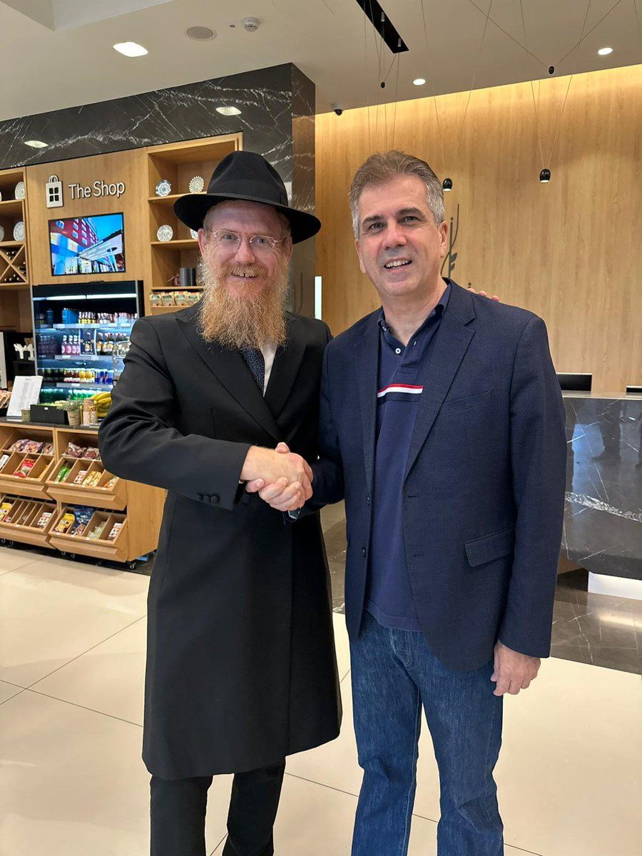 UPDATE: Israeli Minister Eli Cohen Meets Chabad Emissary in Albania