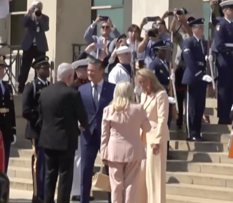 Pete Hesgeth's wife accompanied him to the Pentagon