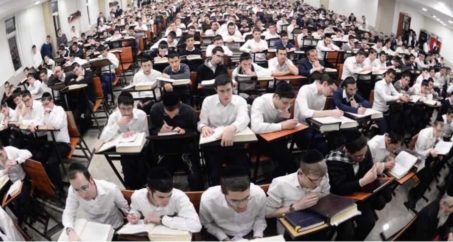 Wolfson Yeshiva Head Furious After Three Students Choose to Enlist 