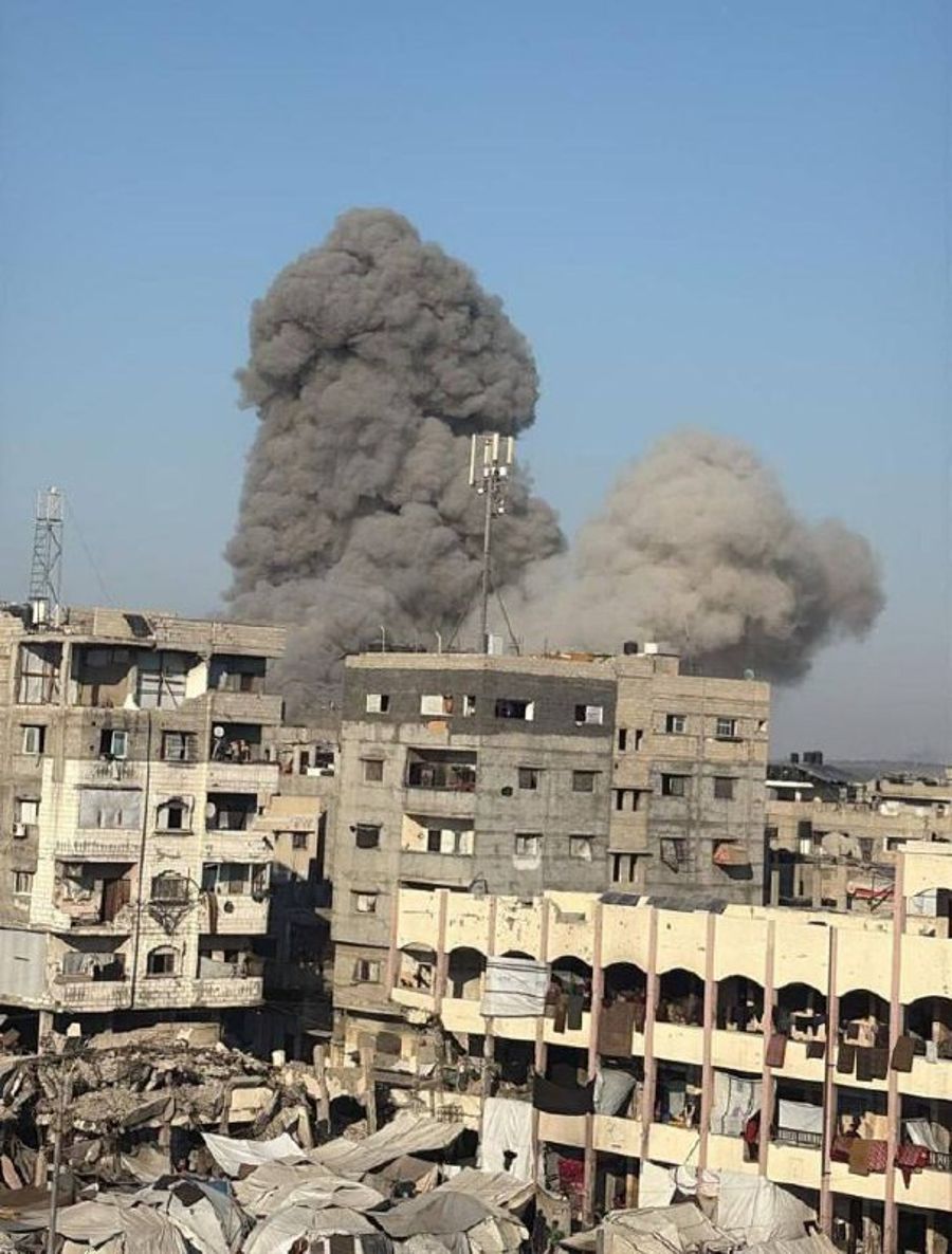 BREAKING: Heavy IDF Strikes Reported in Sheikh Radwan Neighborhood, Gaza City