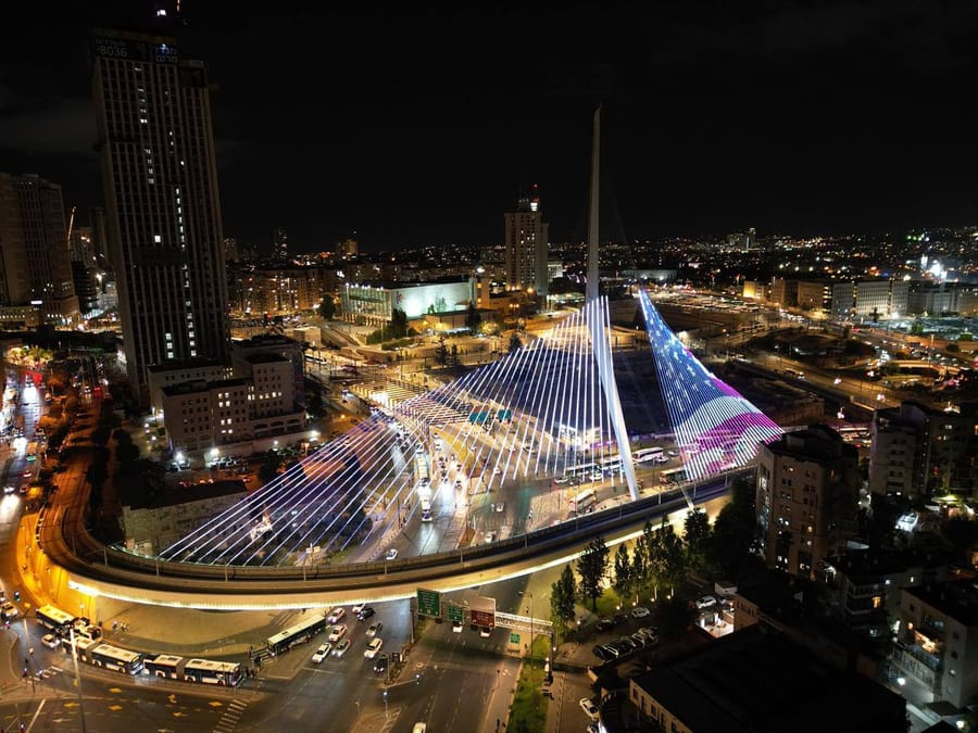 Jerusalem's Iconic Bridge lights up in Israel and US colors
