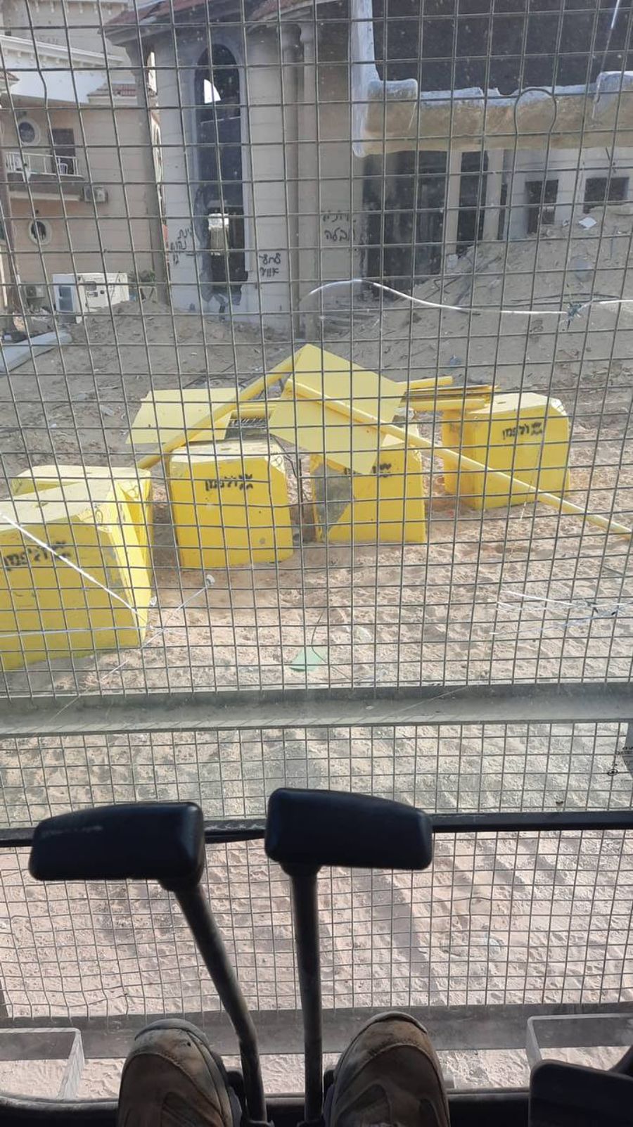 IDF Begin Marking the Gaza “Yellow Line” Border Stones