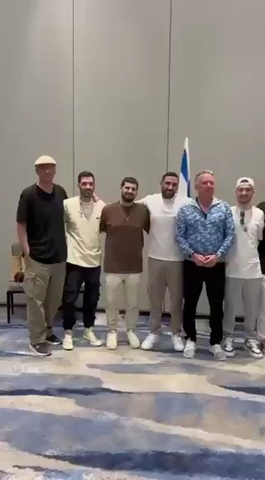 Former hostages meet Kushner and Witkoff
