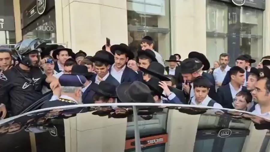 Rabbi Yosef attends the Million Man Rally