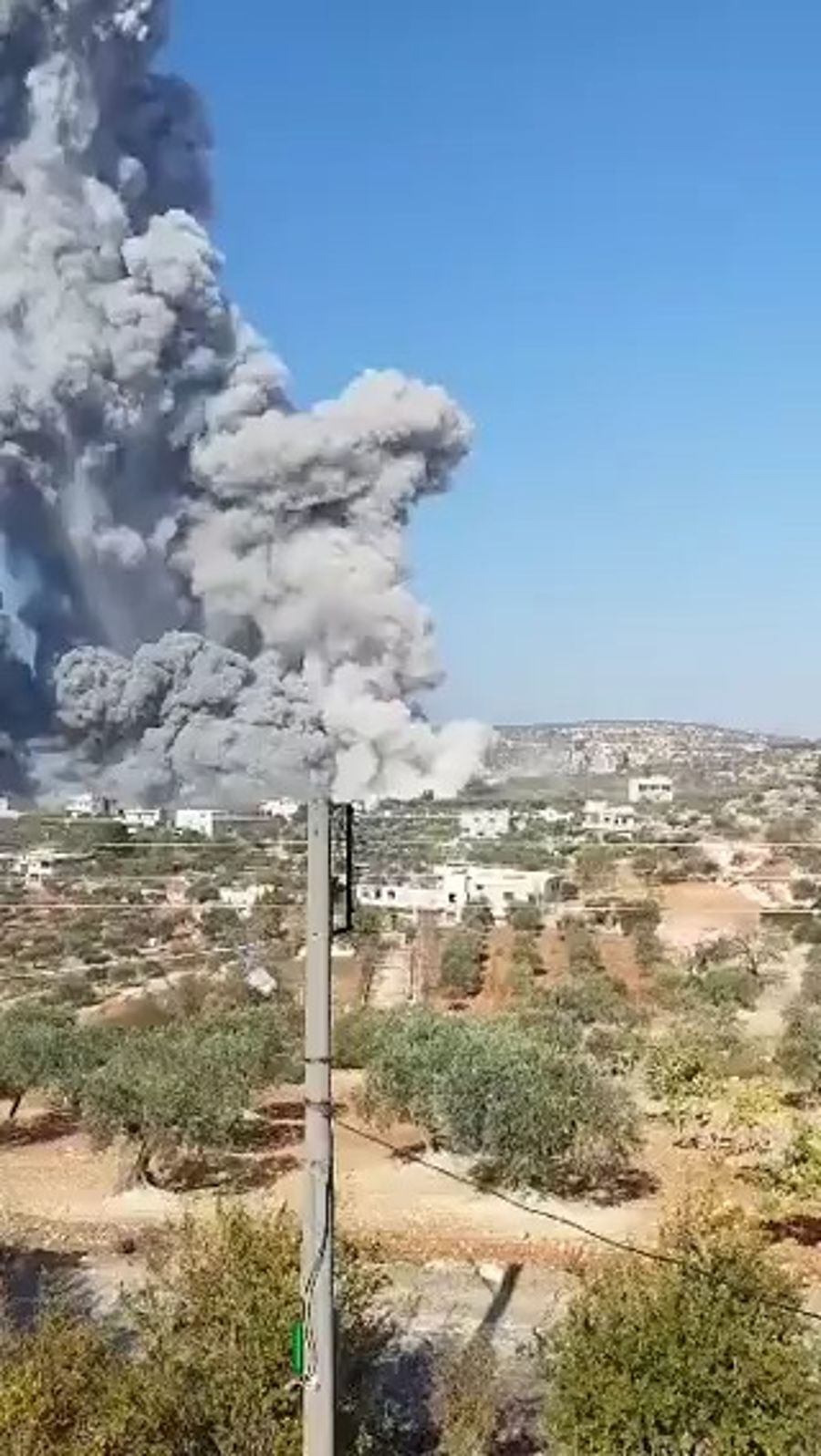 Massive airstrike targets weapons depot in Syria