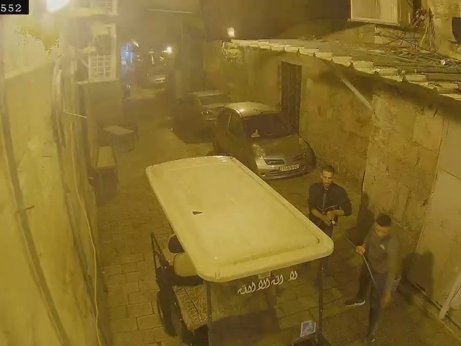 Arab targeting Jewish man in the Old City