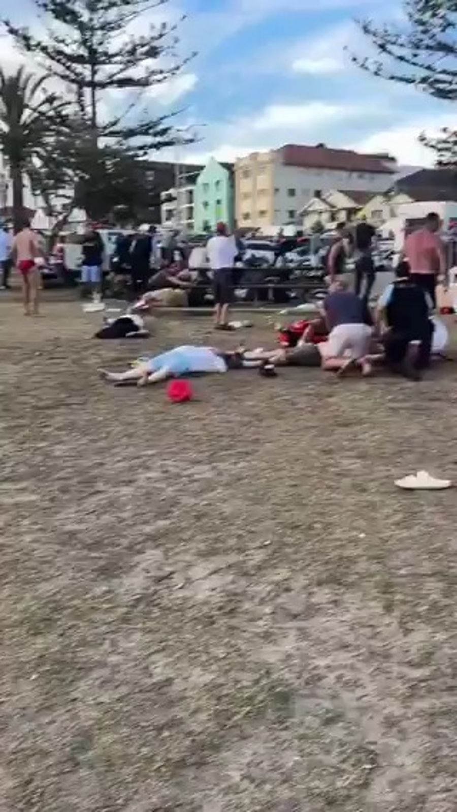 Medics perform CPR on jewish victims, Bondi beach, December 14, 2025