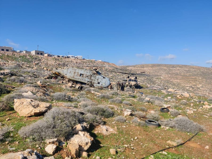 Grounded IAF Helicopter Falls and Crashes During Airlift