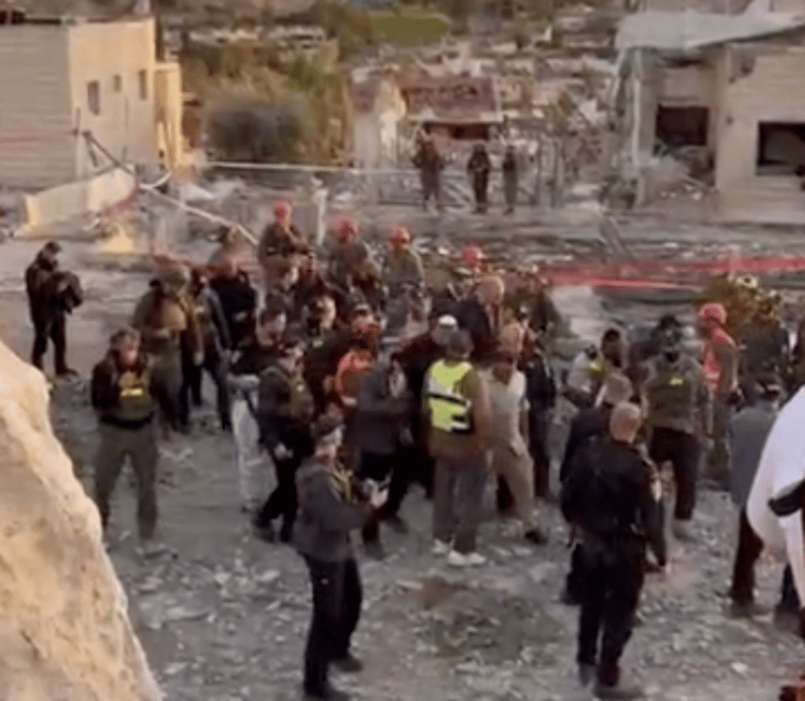 Ben Gvir arrives at Beit Shemesh disaster site