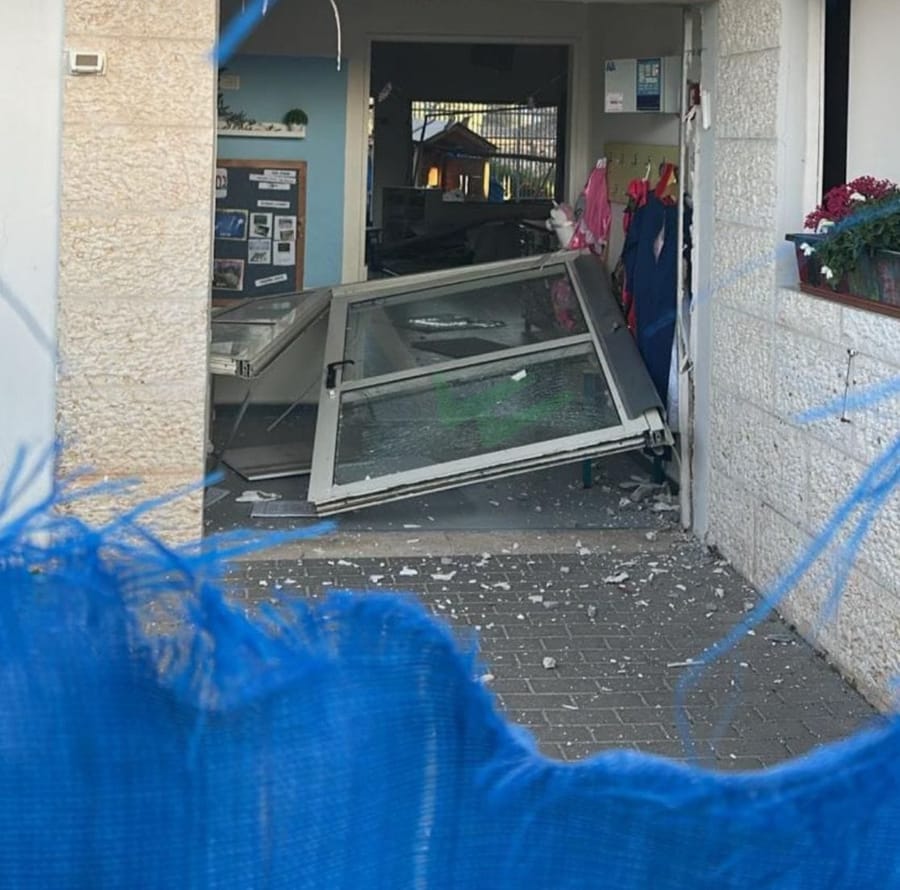 Ramla kindergarten hit by Hezbollah fire / shrapnel