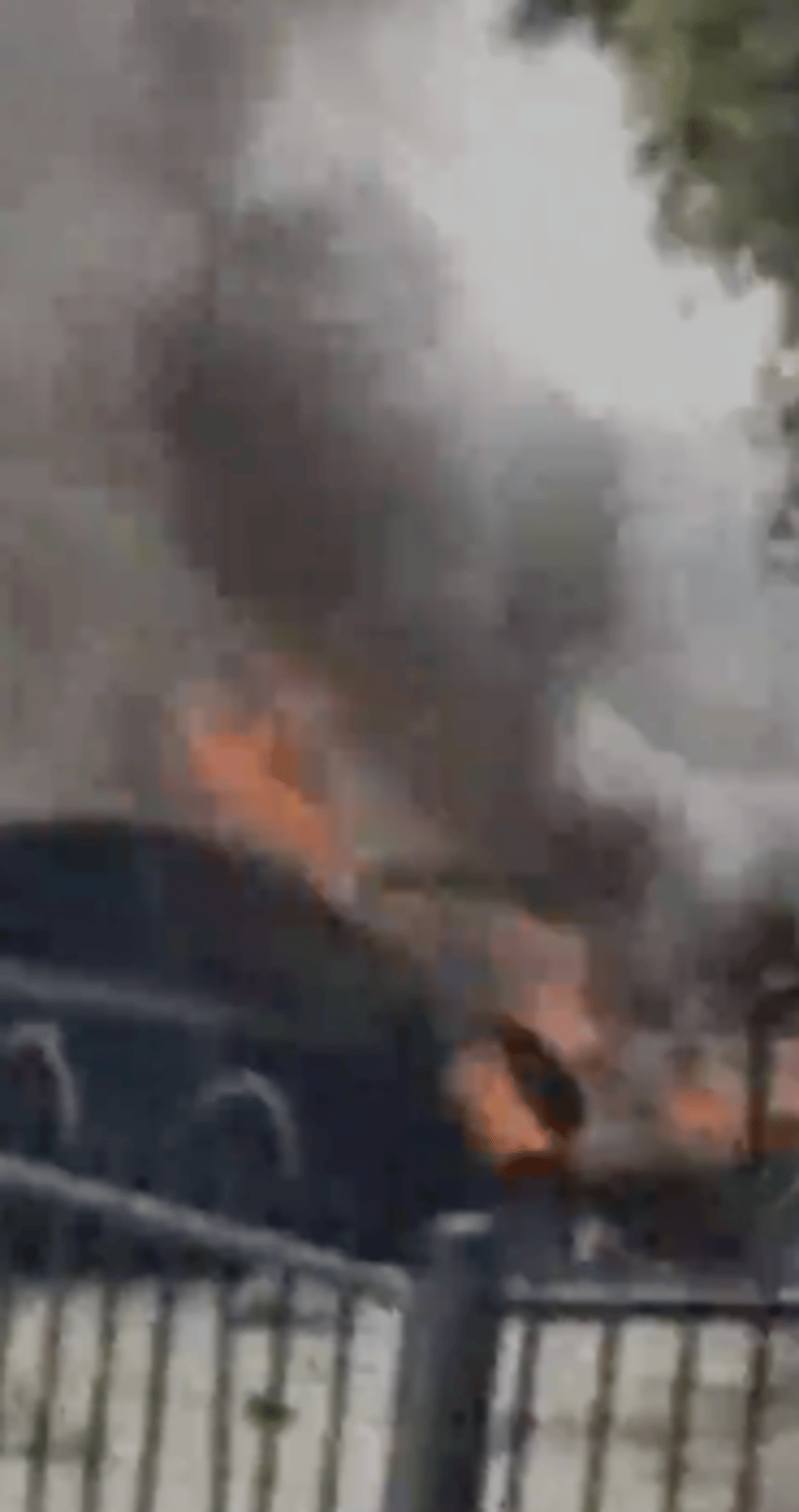 Three mildly injured after missile hits Tel Aviv