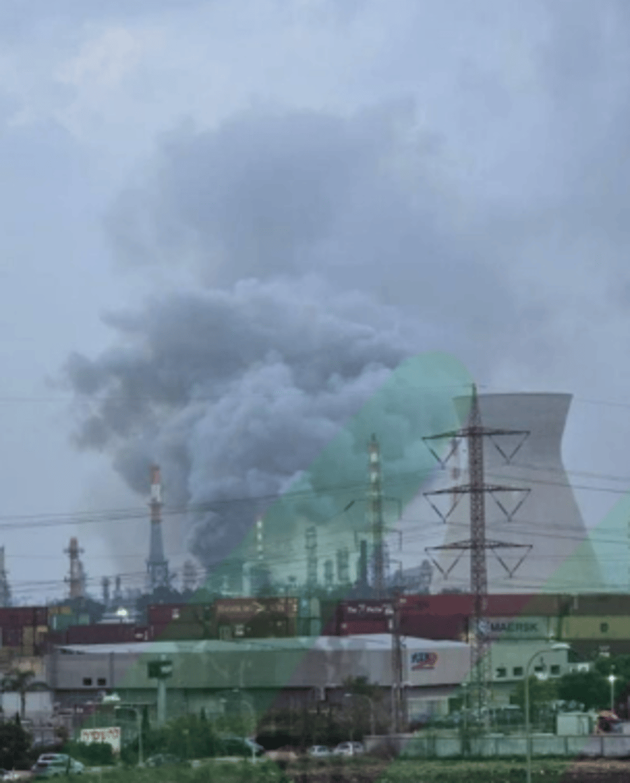 Heavy Smoke Rising from Haifa Bay Refineries Following Suspected Strike