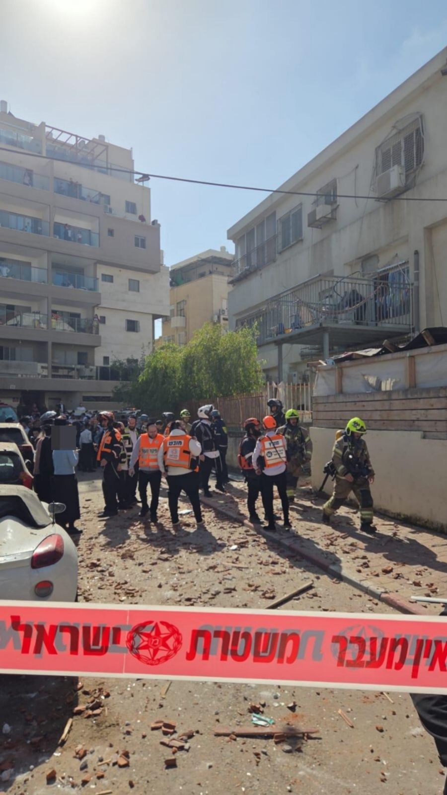 5 people were mildly injured from missile attack in Bnei Brak