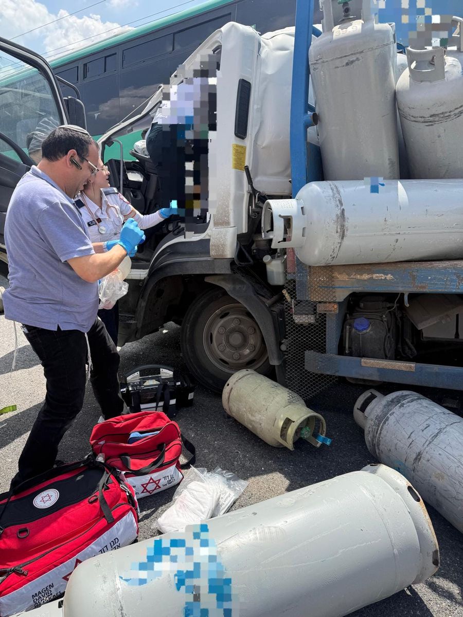 One person unconcisous after traffic accident on Route 1 