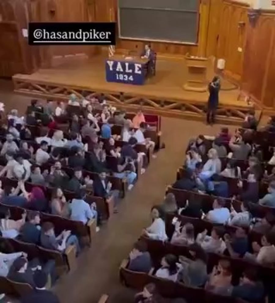 Yale students applaud for Hsan Piker
