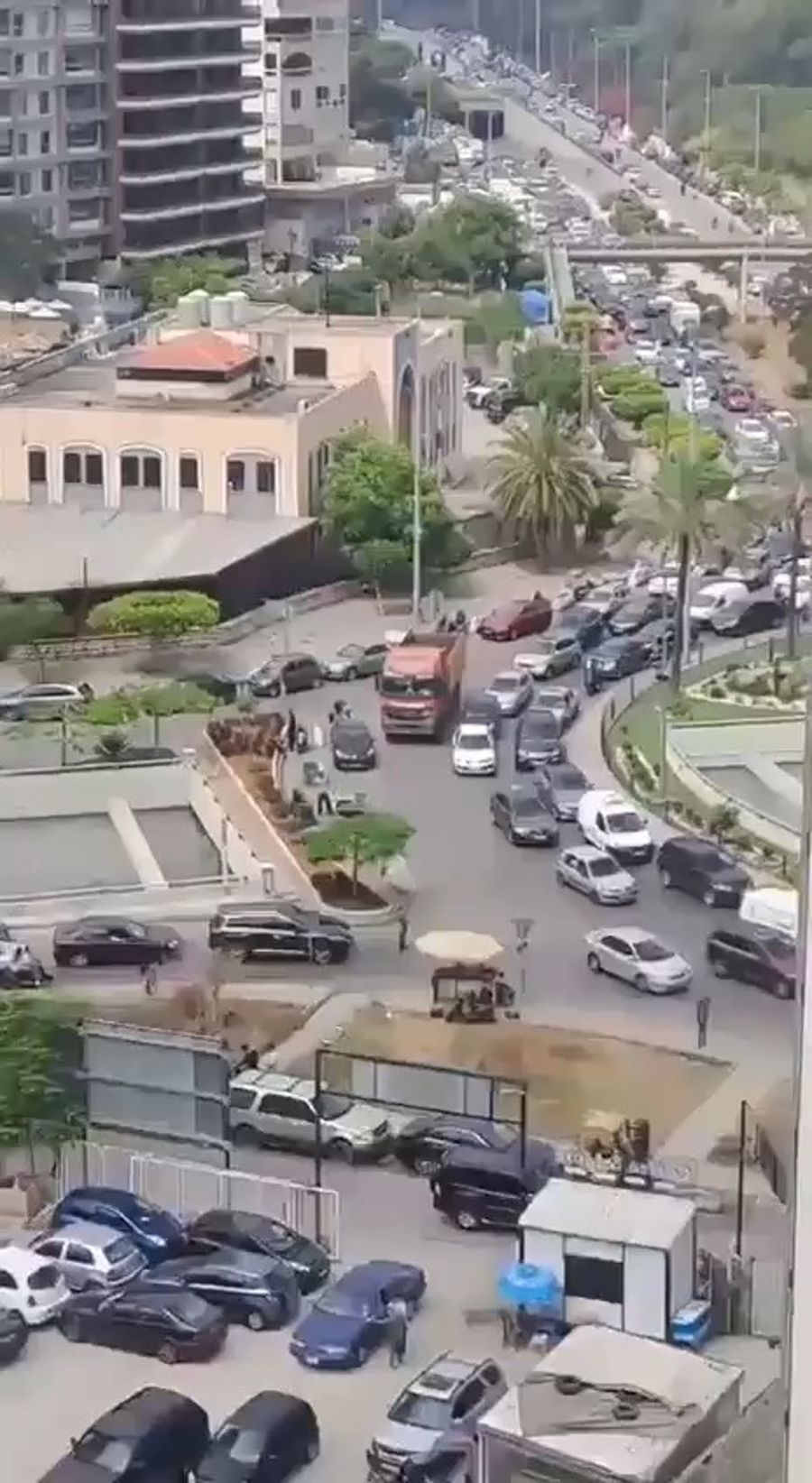 Thousands Flee Beirut