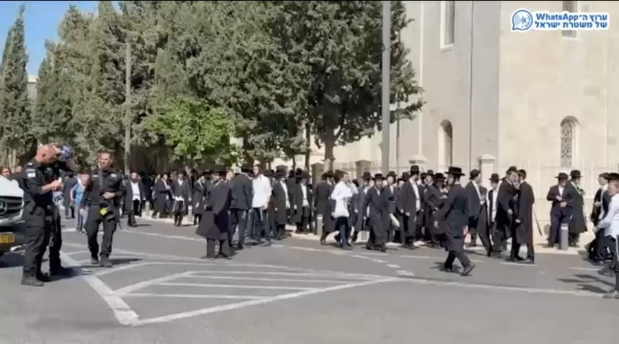 Police shut down Jerusalem protests