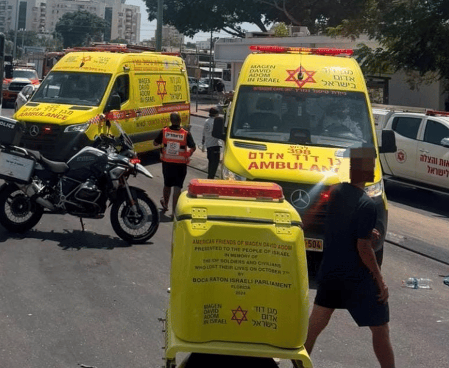 Bus Hits Pedestrians in Ashkelon: Two Seriously Injured, One Trapped in Critical Condition