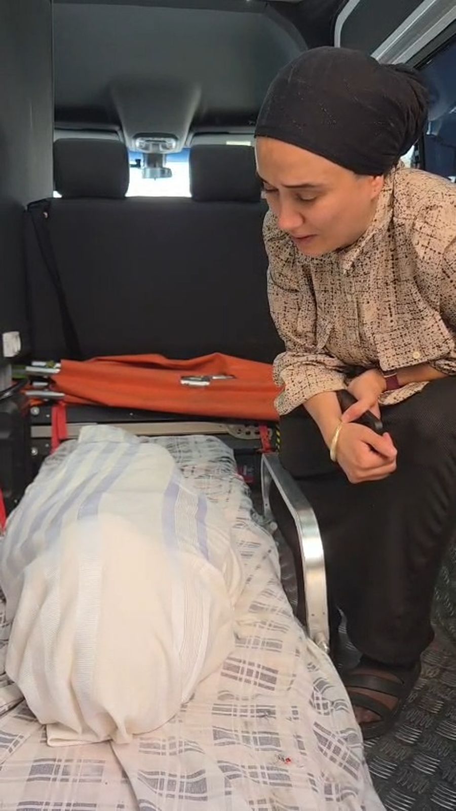 Shalom Saginer's mother eulogizes him