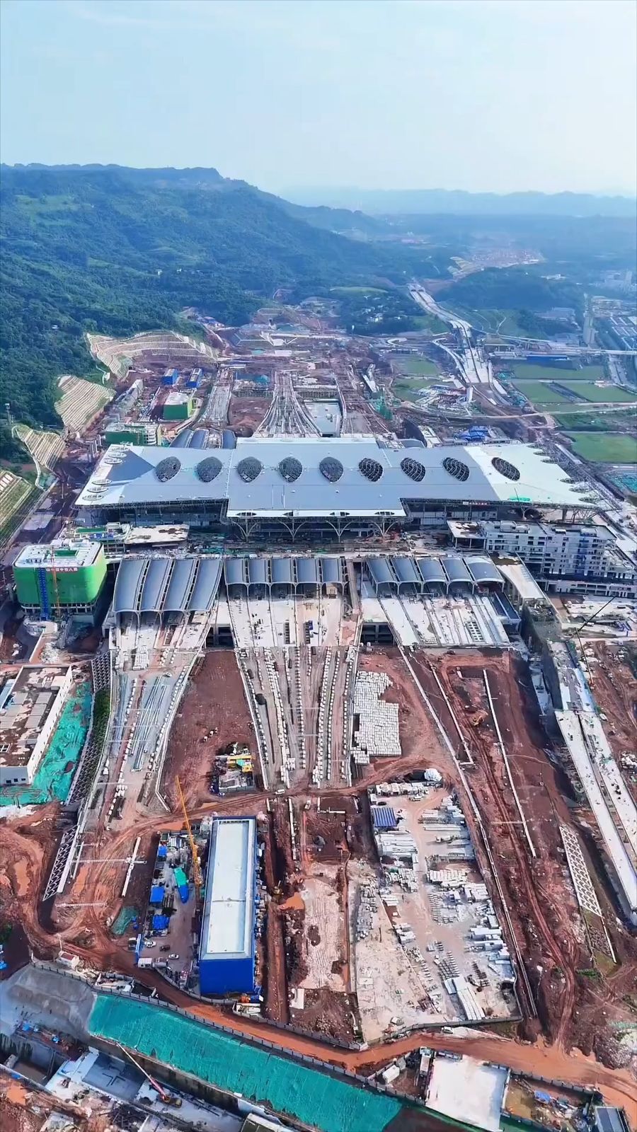 China Built the World's Largest Train Station