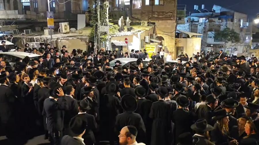 Demonstrating against the Karlin-Stolin Rebbe